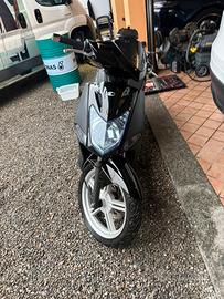 KYMCO AGILITY 200 R16 – 2014 – 15.900 KM –
