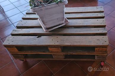 Salotto in pallet EUR/EPAL 2 divani 1 tavolino