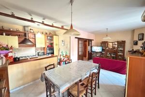 Appartamento 120 mq con box - zona nuova