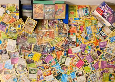 Lotto 100 carte pokemon