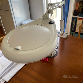 Lampada da tavolo con lente d'ingrandimento Prym
