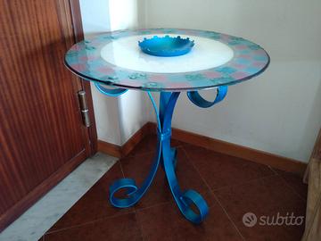 Tavolino in ferro battuto e vetro pulegoso colorat