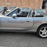 Mazda MX-5 1.6i 16V cat Rainbow