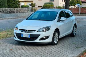Opel astra  tourer 1.4 benzina gpl valido 2035