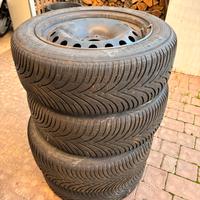 Set 4 pneumatici Invernali con cerchi