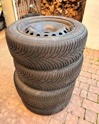 Set 4 pneumatici Invernali con cerchi