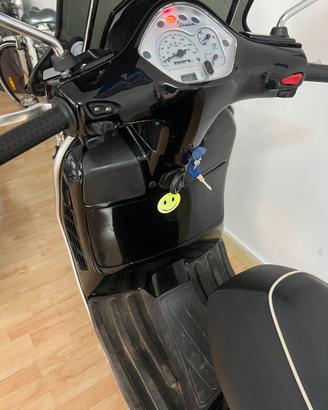 vespa GTS 125