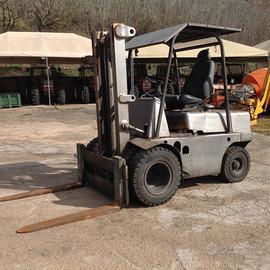 Carrello elevatore om di 30