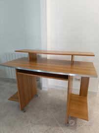 Scrivania da ufficio o cameretta 