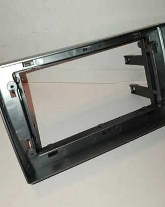 Mascherina stereo doppio din da 9 pollici