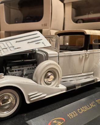 1933 Cadillac V16 Town Car - Scala 1:32