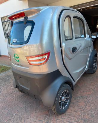 Minicar elettrica senza patente