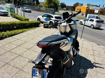 HONDA X-ADV 750 TUTTO INCLUSO ANCHE PASSAGGIO!