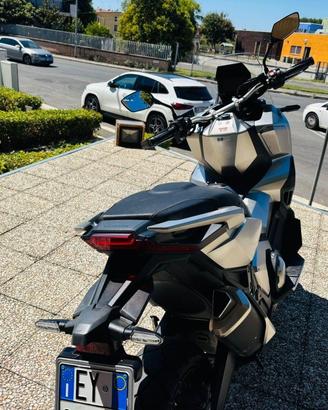 HONDA X-ADV 750 TUTTO INCLUSO ANCHE PASSAGGIO!