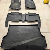 Tappeti gomme e cappelliera RAV4 2015