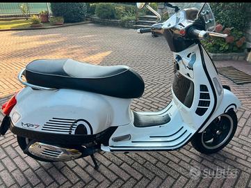 VESPA GTS 300 2011 EURO 3