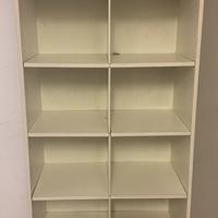 Scaffale con rotelle a 6 piani diviso  in 12 cubi