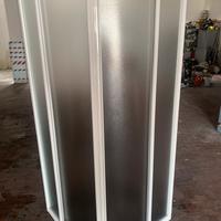 Doccia ad angolo completa di piatto 80x80