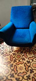 Poltrona in lana bouclé azzurro elettrico anni 70