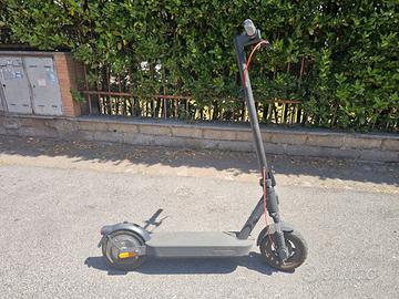 Monopattino Elettrico Xiaomi Electric Scooter 5