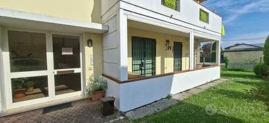 Appartamento di 94 m² con 4 locali e box auto a Po
