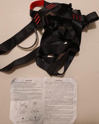Imbrago di sicurezza e cintura da arrampicata.