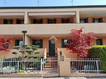 PORZIONE DI TRIFAMILIARE A PONTE SAN NICOLÒ