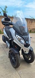 PIAGGIO MP3 – HPE 300 cc