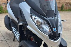PIAGGIO MP3 – HPE 300 cc
