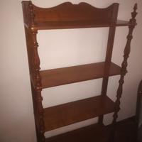 Scaffale in legno