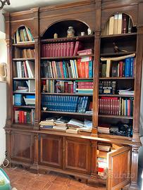 Libreria con scaletta in legno di noce