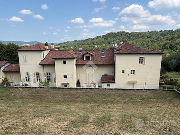 3 LOCALI A GASSINO TORINESE