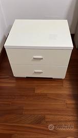 Comodini bianchi da camera da letto