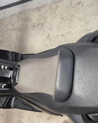 sella Yamaha T-max 