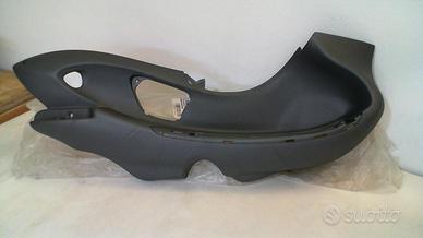 PEDANA DESTRA BEVERLY PIAGGIO CM00880200E8