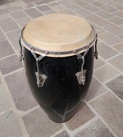 Conga Tumba in vetroresina nera - Da restaurare