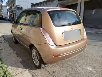 Autovettura Lancia Y