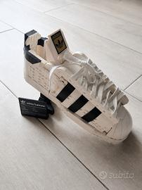 LEGO Adidas Superstar 10282 completo
