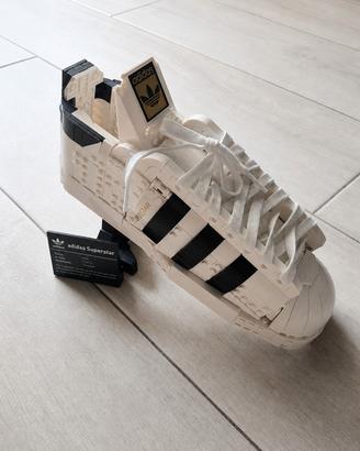 LEGO Adidas Superstar 10282 completo