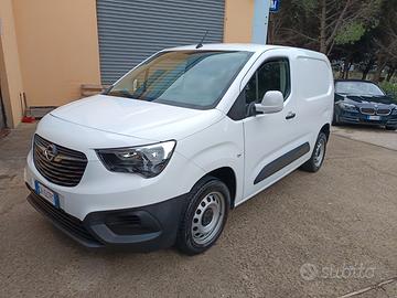 Opel Combo iva esposta