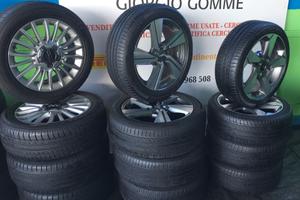 Vaste misure di gomme e cerchi