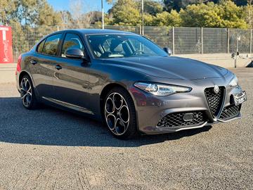 Alfa Romeo Giulia 2.2 Turbodiesel 210 CV AT8 AWD Q