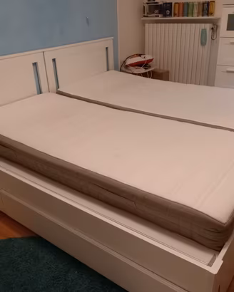 2 letti Ikea Songesand più materassi Hamavik