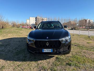 Maserati Levante no superbollo 250 cv