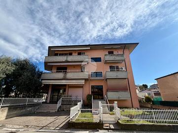 3 LOCALI A CASTELNUOVO DEL GARDA