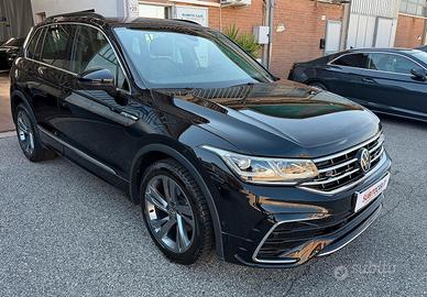 Volkswagen Tiguan 2.0 TDI 150 CV SCR DSG R-Line in