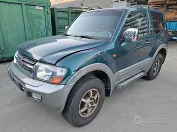 Ricambi vari Mitsubishi Pajero 3.2 DI-D del 2002