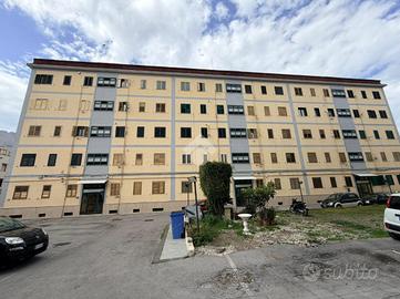 3 LOCALI A CASTELLAMMARE DI STABIA