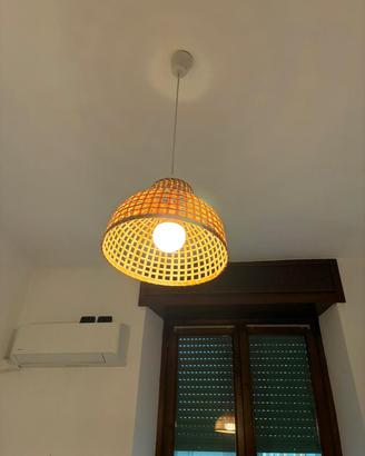 Lampada a sospensione in rattan