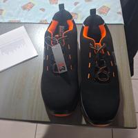 scarpe antifortunistiche nuove